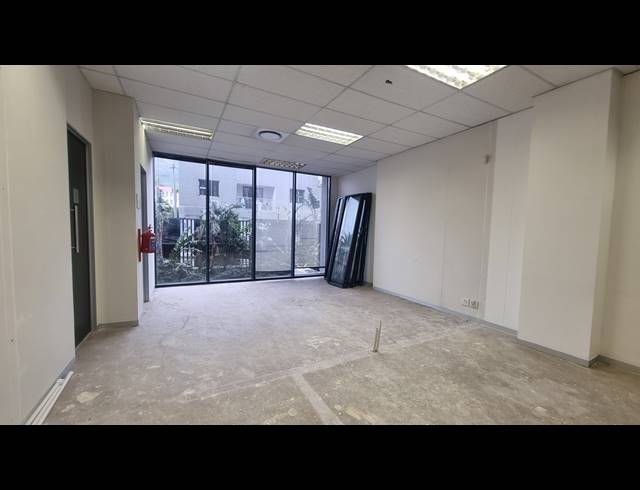 236M² OFFICE TO LET IN WOODSTOCK